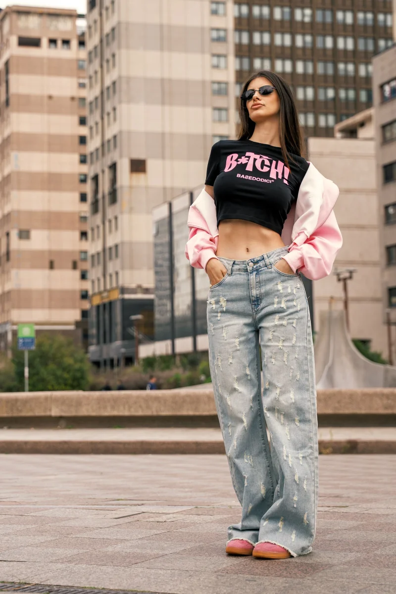 Baby Tee “DIVA” B*tch Glitter Black/Pink - immagine 5