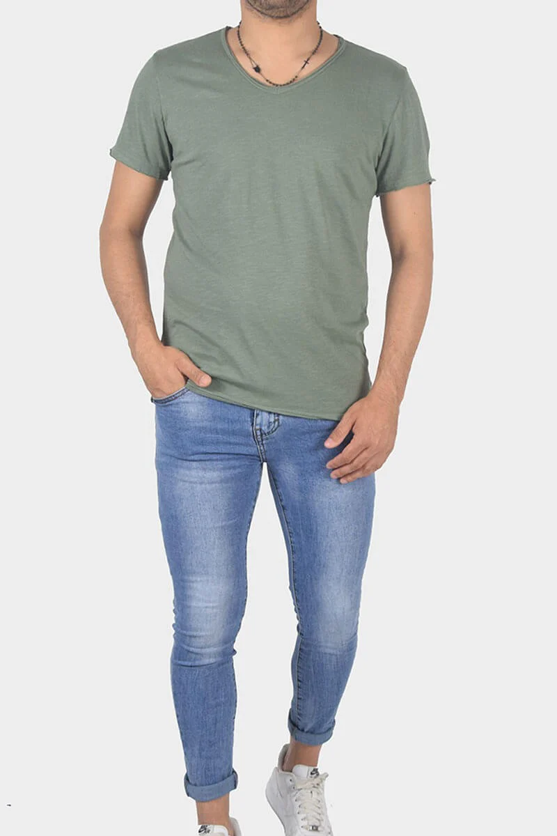 T-SHIRT CON COLLO A V - immagine 3