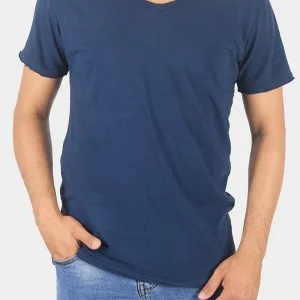 T-SHIRT CON COLLO A V