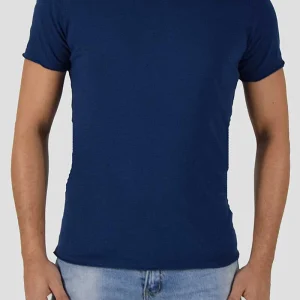 T-SHIRT CON TAGLIO VIVO