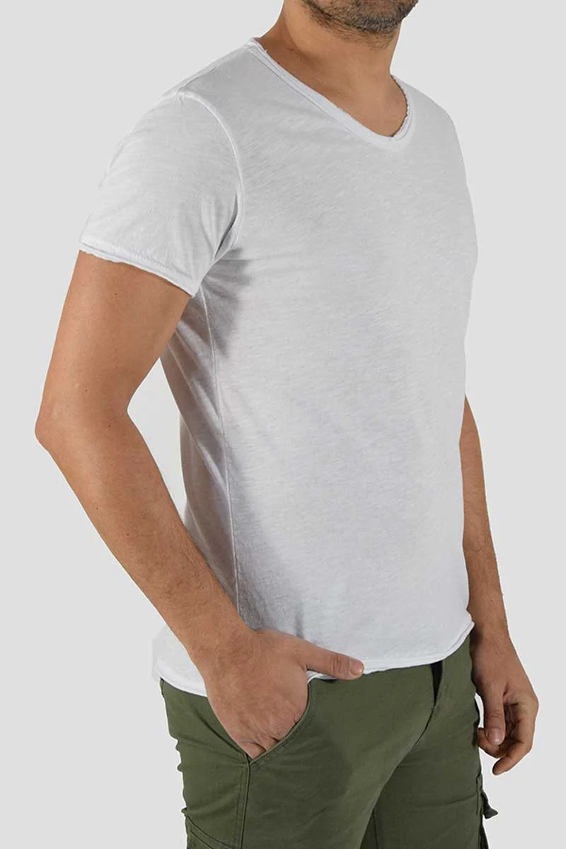 T-SHIRT CON COLLO A V - immagine 6