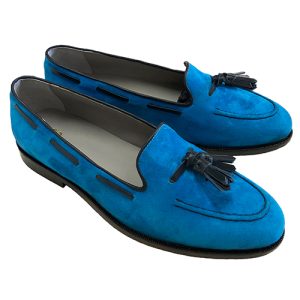 Mocassini con nappine in camoscio