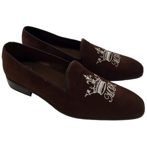 Pantofole con ricamo corona e iniziali