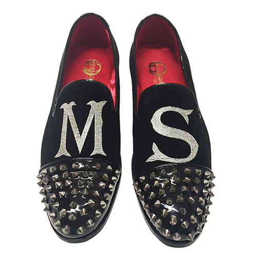 Slippers con borchie e iniziali personalizzabili - immagine 6