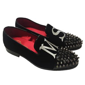 Slippers con borchie e iniziali personalizzabili