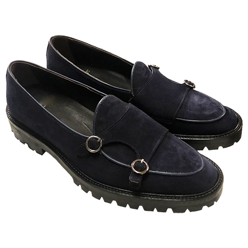 Mocassini in camoscio con doppia fibbia - immagine 2