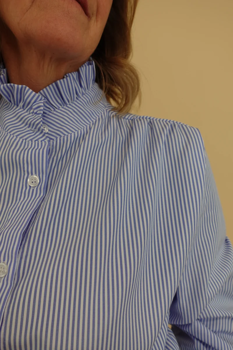 Camicia merletto blu - immagine 5