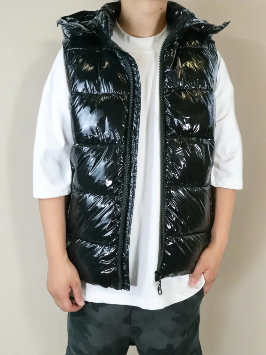 Smanicato lucido cappuccio nero uomo