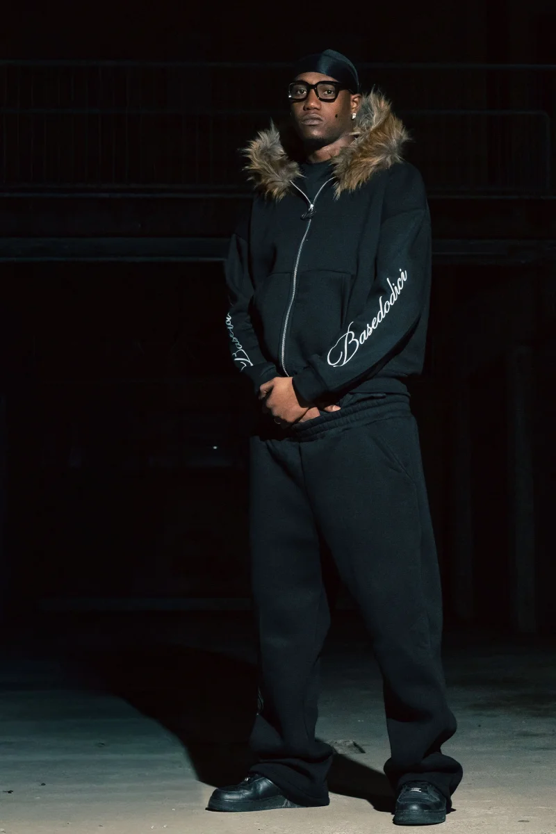 Full Zip "RUDE DIAMOND" Faux Fur Script Black - immagine 8