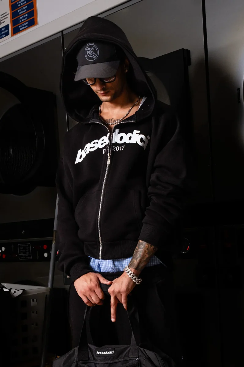 Full Zip "COMFY" Front Logo Black/White - immagine 4