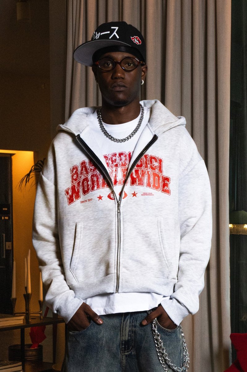 Look "WORLD TOUR" B12 Worldwide - immagine 4