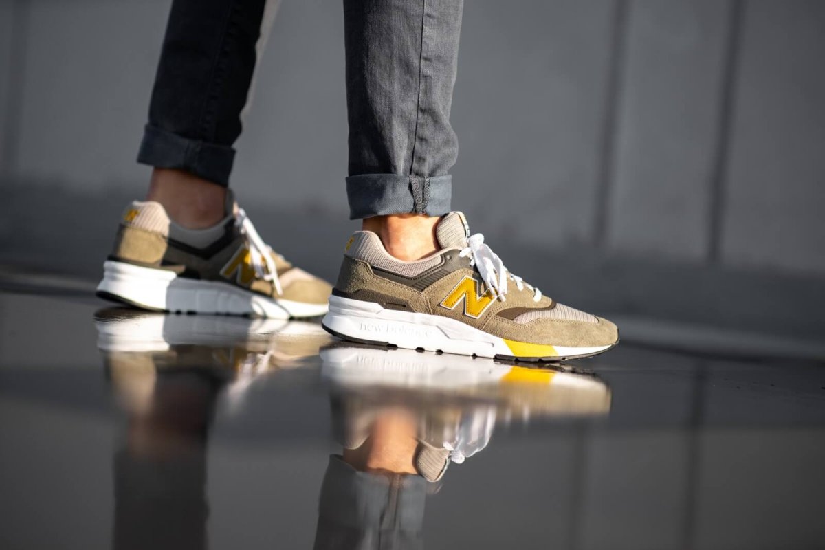 Scarpa da ginnastica uomo new balance CM997HEZ colore verde giallo - immagine 5