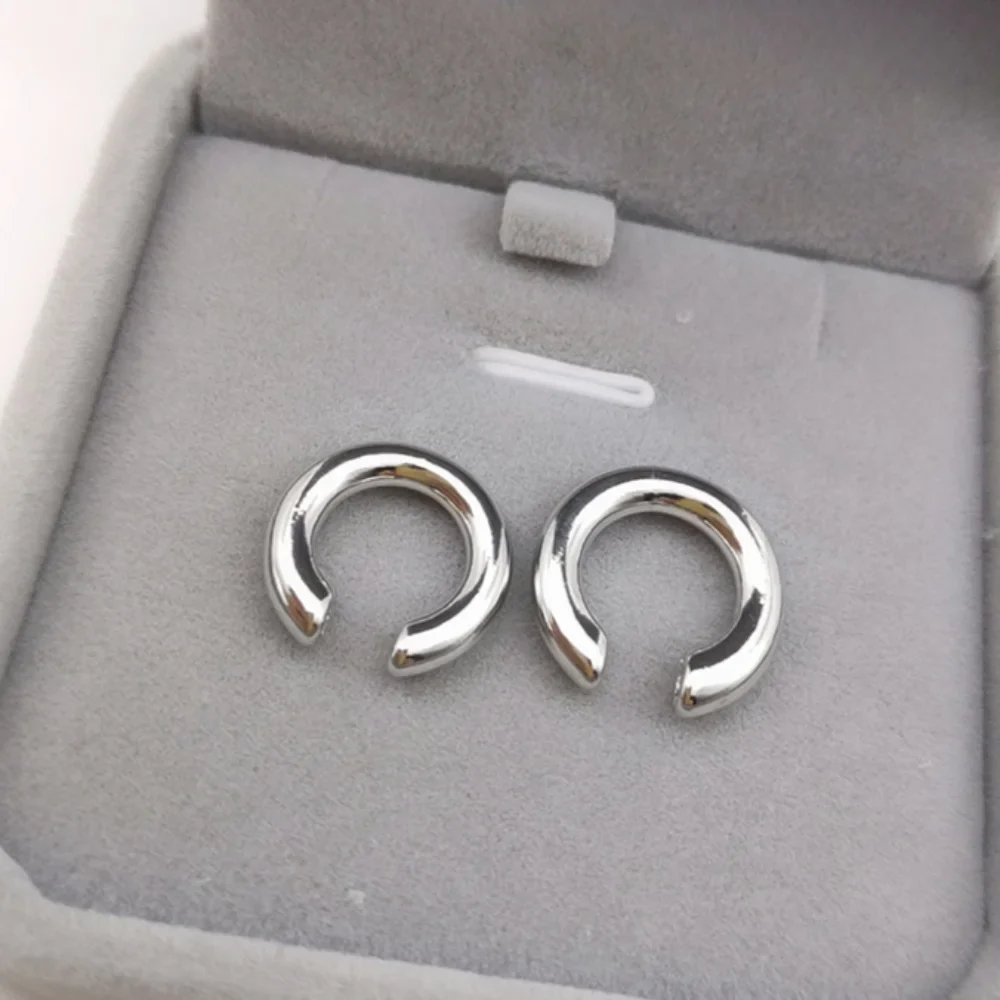 Minimalist Gold Color Round Earrings - immagine 9