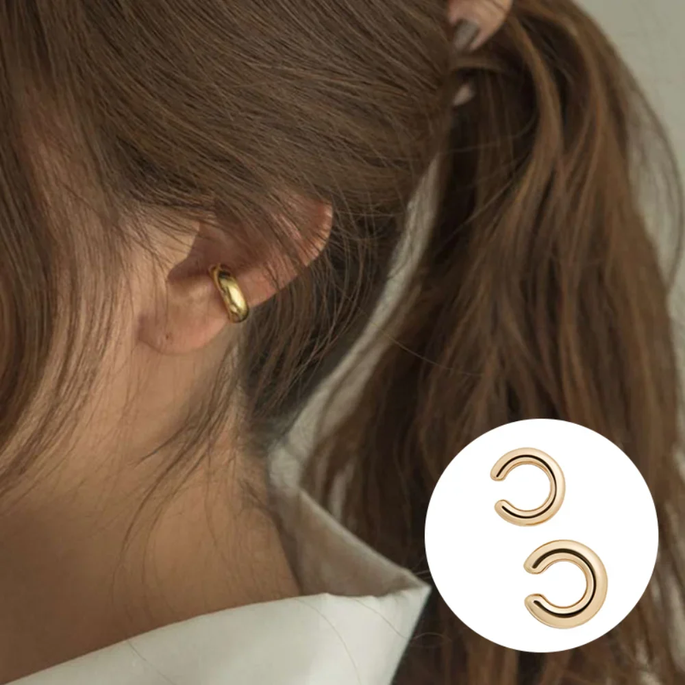 Minimalist Gold Color Round Earrings - immagine 6
