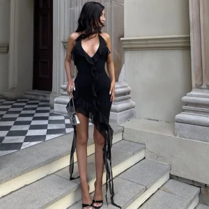 Abito asimmetrico scollato rouge donna