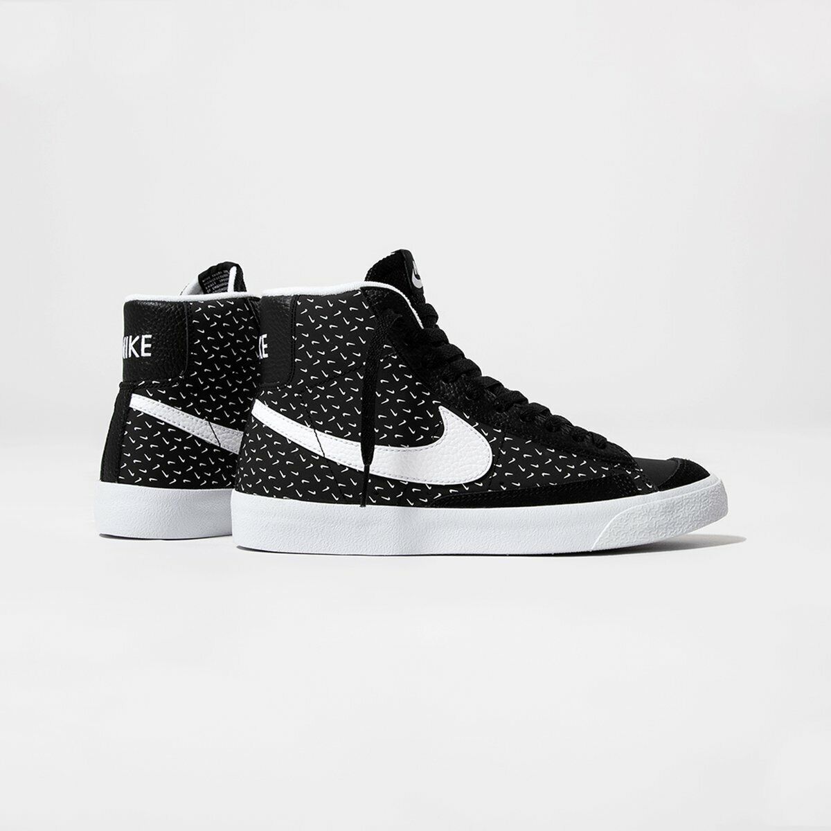 Scarpa da ginnastica donna Nike Blazer Mid 77 nera bianco DC9197001 - immagine 6
