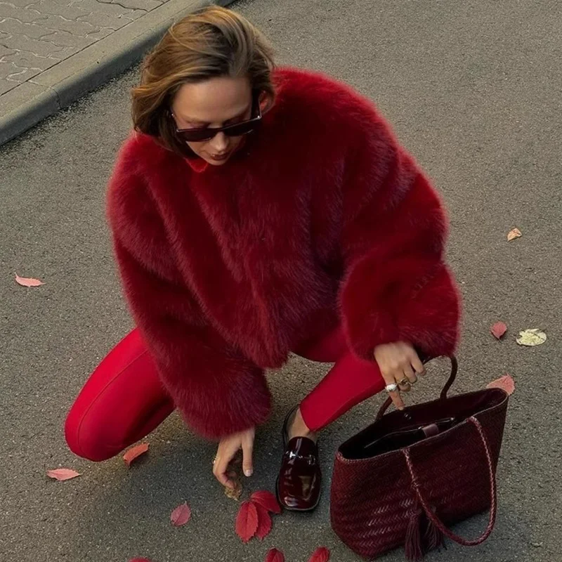 Pelliccia sintetica rossa - immagine 7