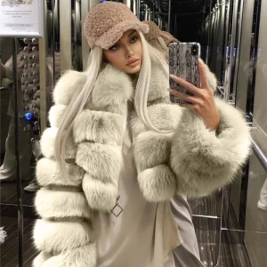 Pelliccia ecologica corta full zip donna