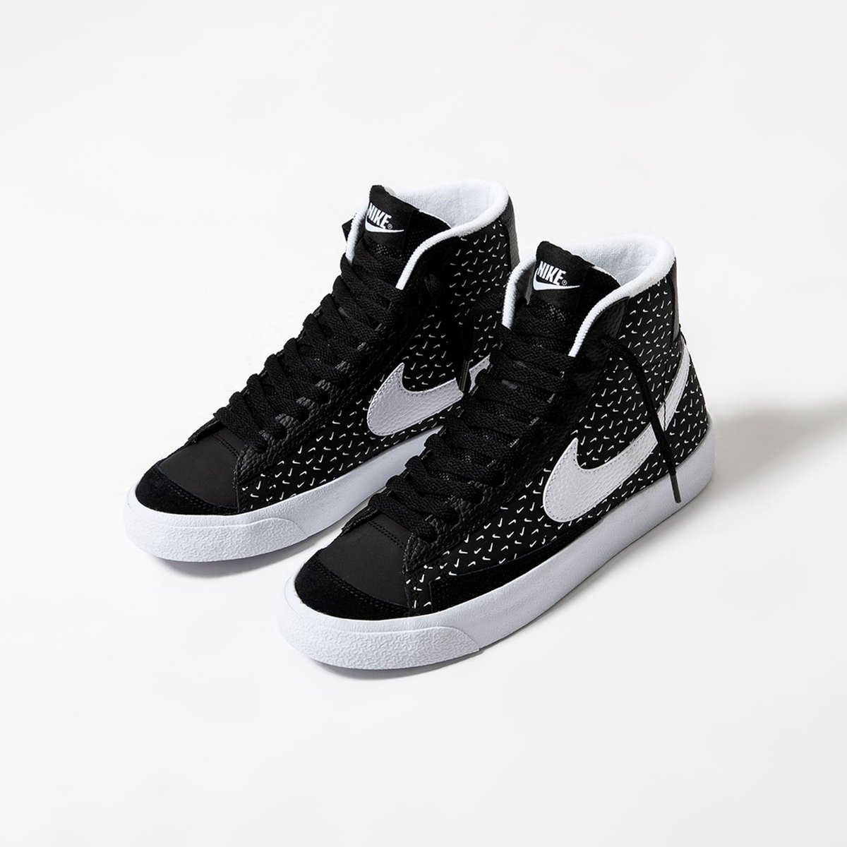 Scarpa da ginnastica donna Nike Blazer Mid 77 nera bianco DC9197001 - immagine 4