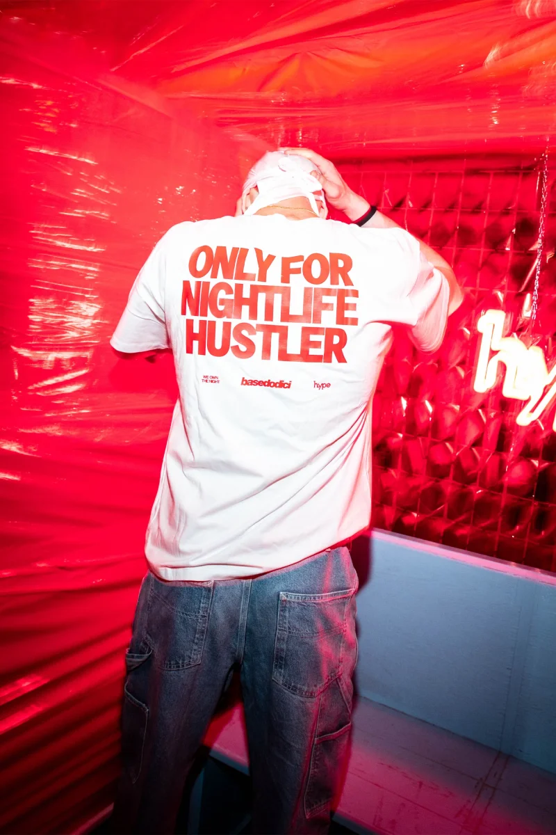 T-Shirt “BASEDODICIxHYPE” Nightlife White - immagine 4